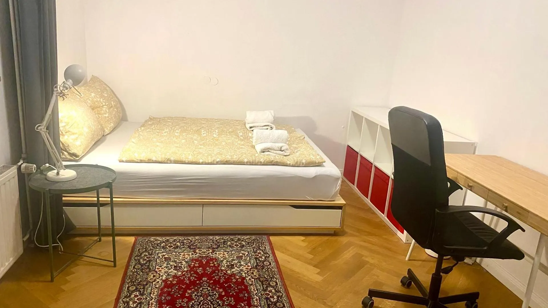 Zimmer In Der Maxvorstadt Mit Gemeinschaftsbad München Tyskland