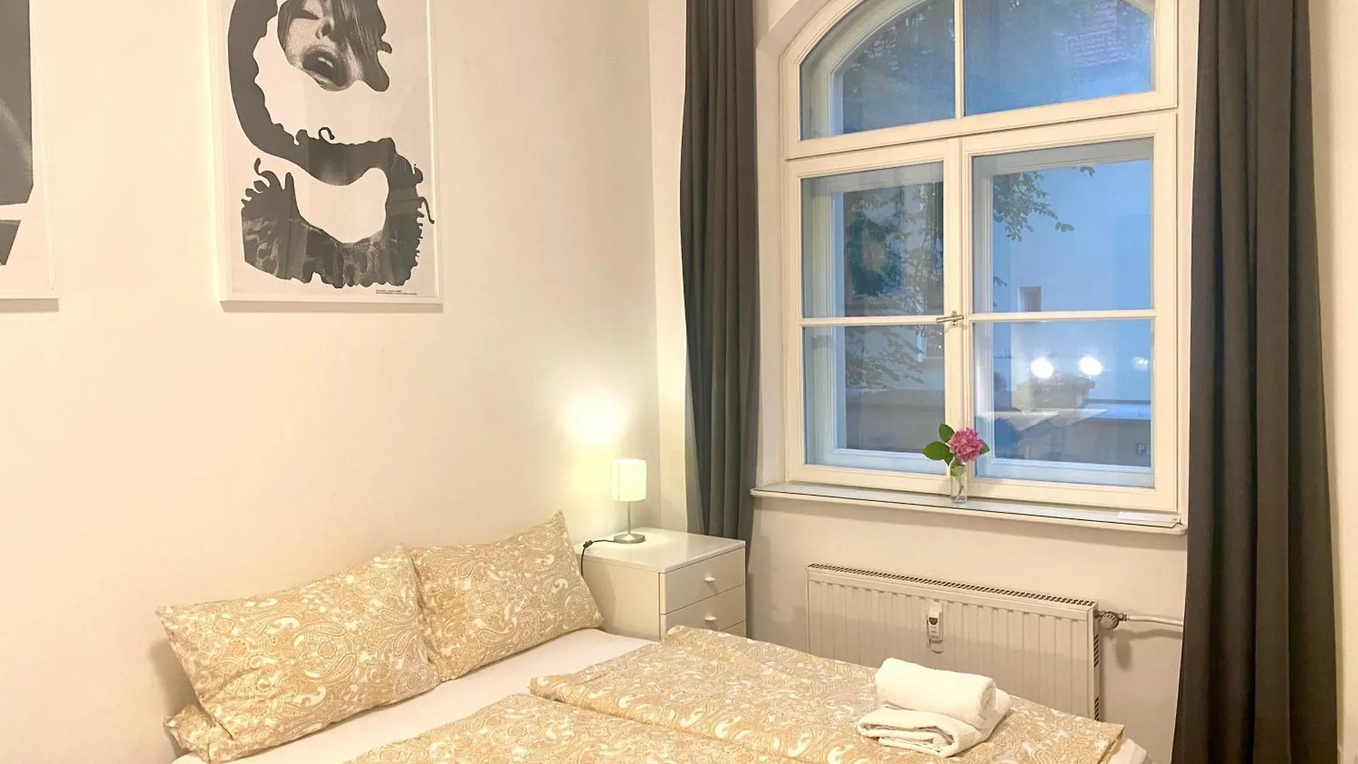 Zimmer In Der Maxvorstadt Mit Gemeinschaftsbad Munique 0*,